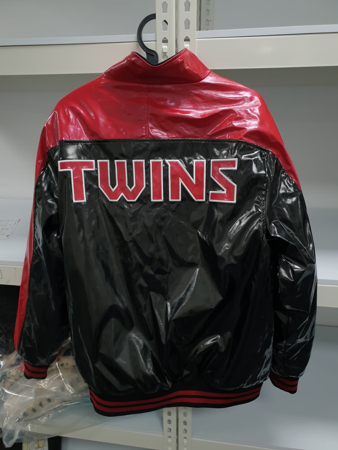 엘지트윈스 유광잠바 점퍼 110사이즈 팝니다 상품이미지2