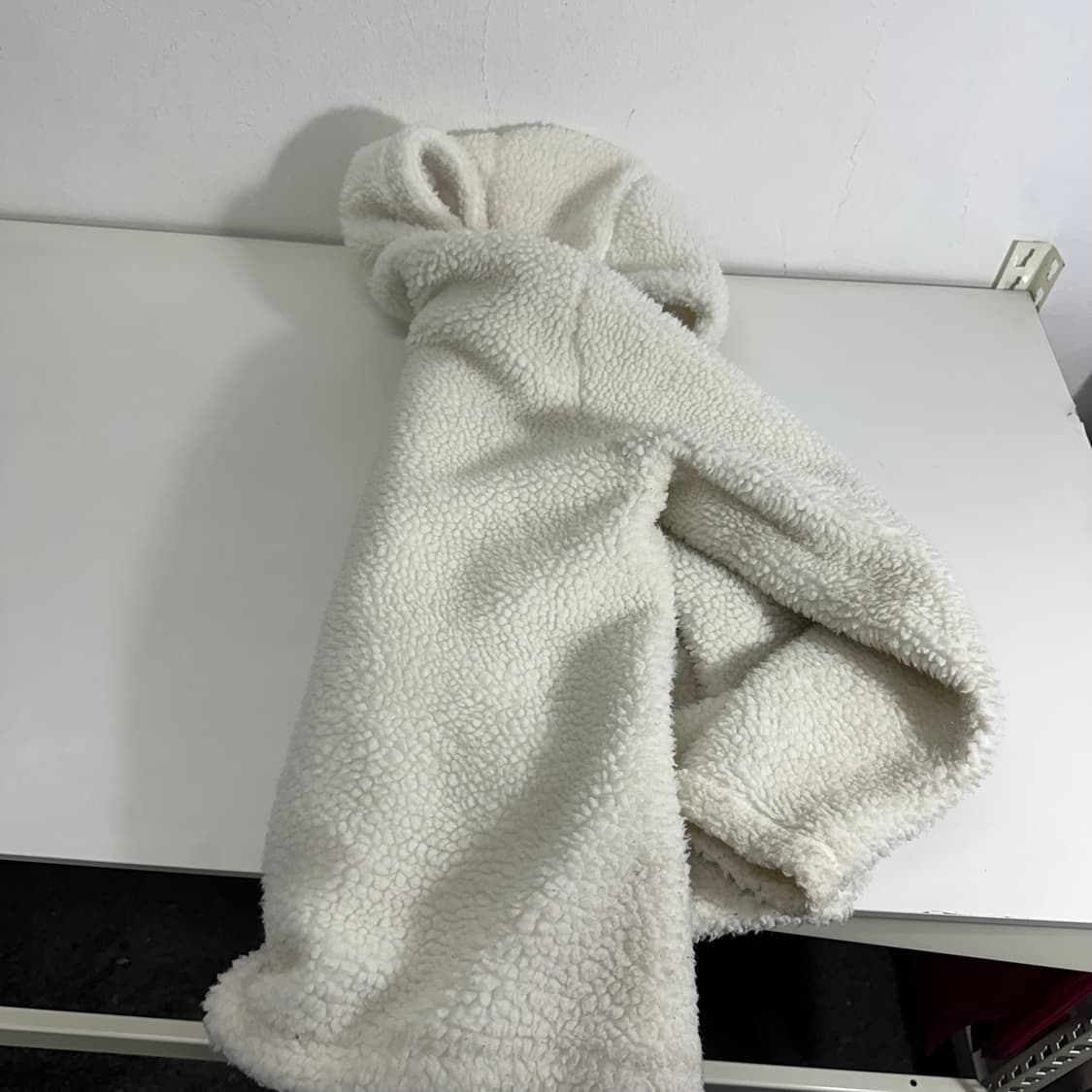 S 내셔널지오그래픽 화이트 완장 뽀글이 후리스 후드집업 상품이미지4