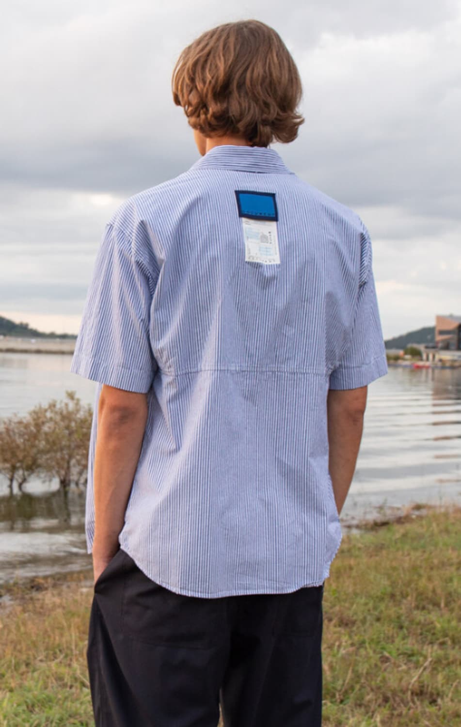 도큐먼트 백로고 반팔 셔츠(BACK LOGO STRIPED HALF SH 상품이미지2