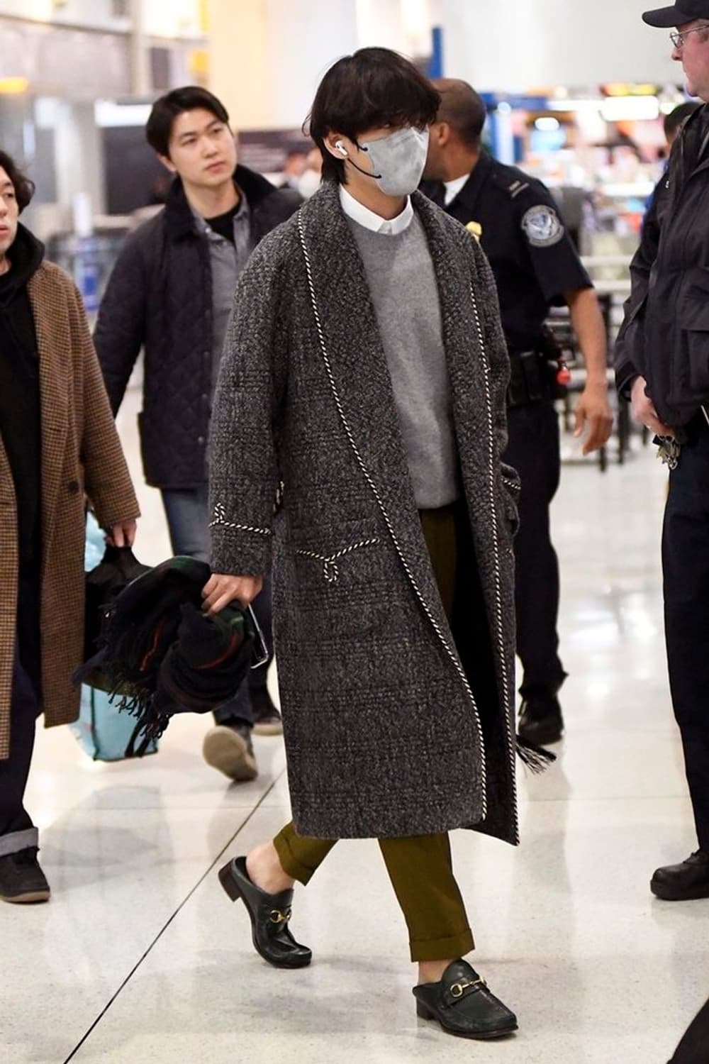 [BTS 뷔님 착용] 셀린느 19fw 로브 숄카라 코트 상품이미지2