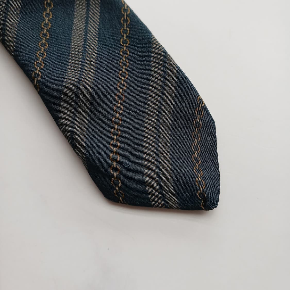 랑방 실크 네이비 스트라이프 넥타이 8.3cm B등급 A18540
 상품이미지8