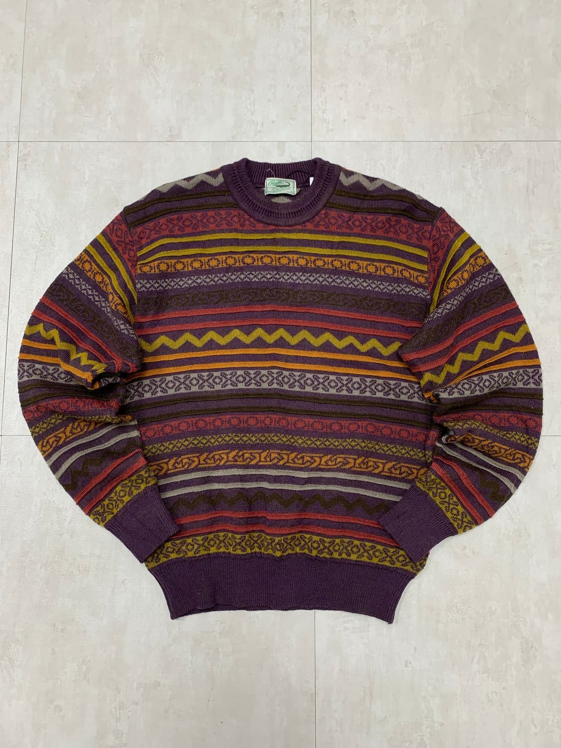 크로커다일 퍼플 패턴 니트 상품이미지1