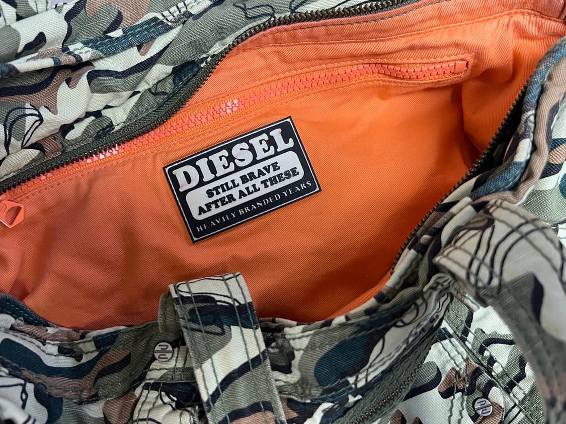 디젤 코튼 카모 숄더백 토트백 핀버튼 상품이미지4