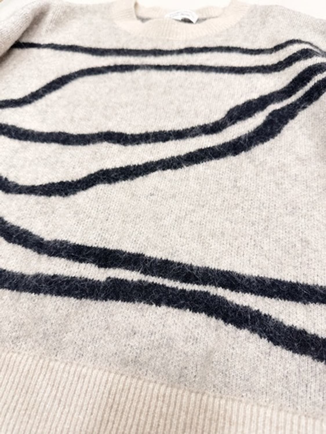 앤아더스토리 쟈가드 모헤어 니트  상품이미지8