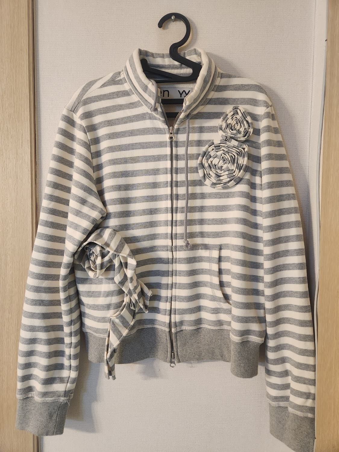 오픈 와이와이 아플리케 집업 상품이미지1