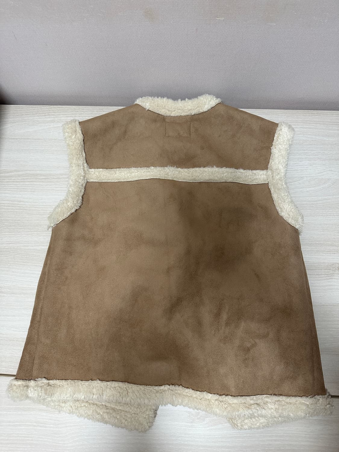 에트몽 무스탕 Mustang V-Neck Vest, Beige 상품이미지4