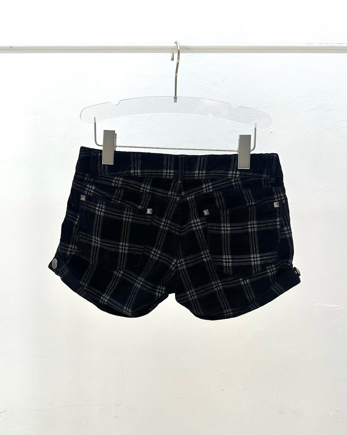 Tartan pattern button detail short pants 상품이미지3