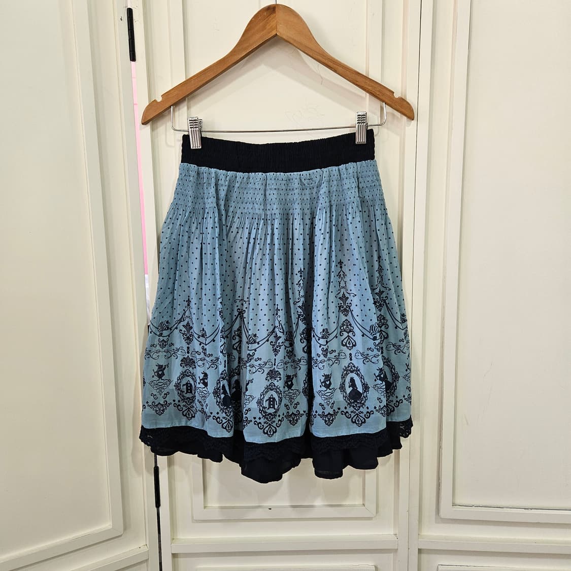 엑시즈팜(Axes Femme) 디즈니 앨리스 콜라보 스커트 상품이미지5