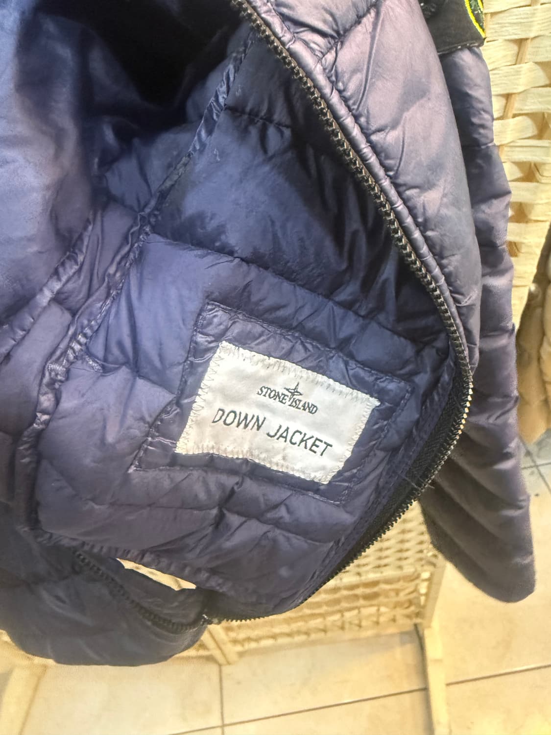 8y/22fw 정품 스톤아일랜드 경량패딩 팝니다 상품이미지4