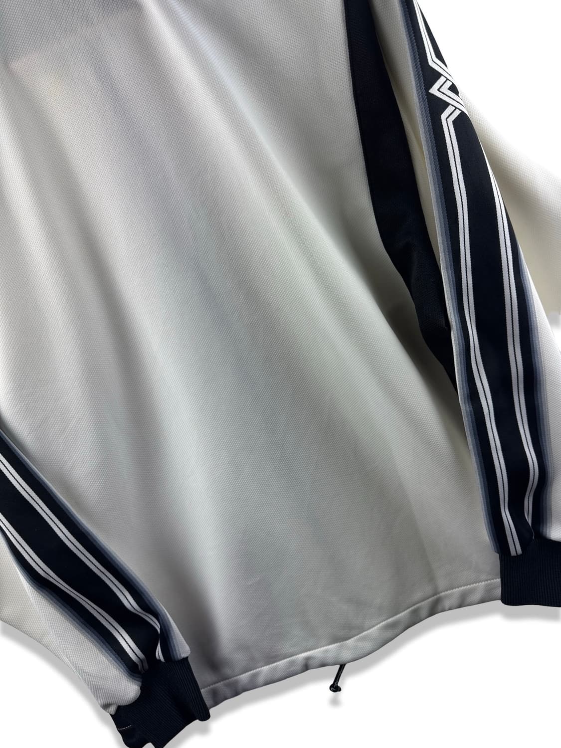 미즈노 올드스쿨 트랙탑져지2028 상품이미지5