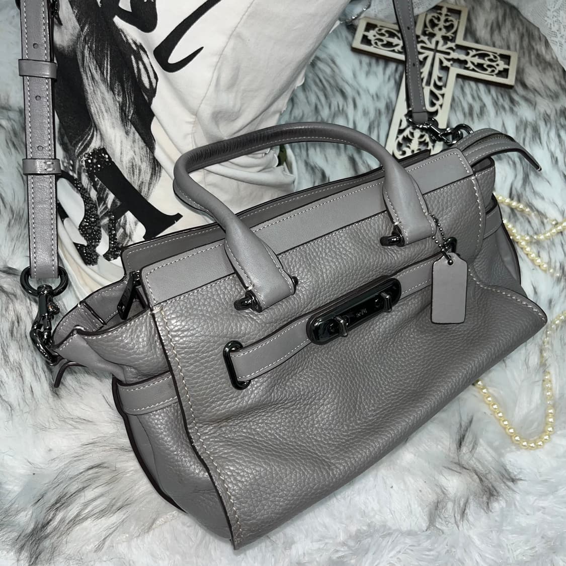 Coach 그레이 크로스백 상품이미지2