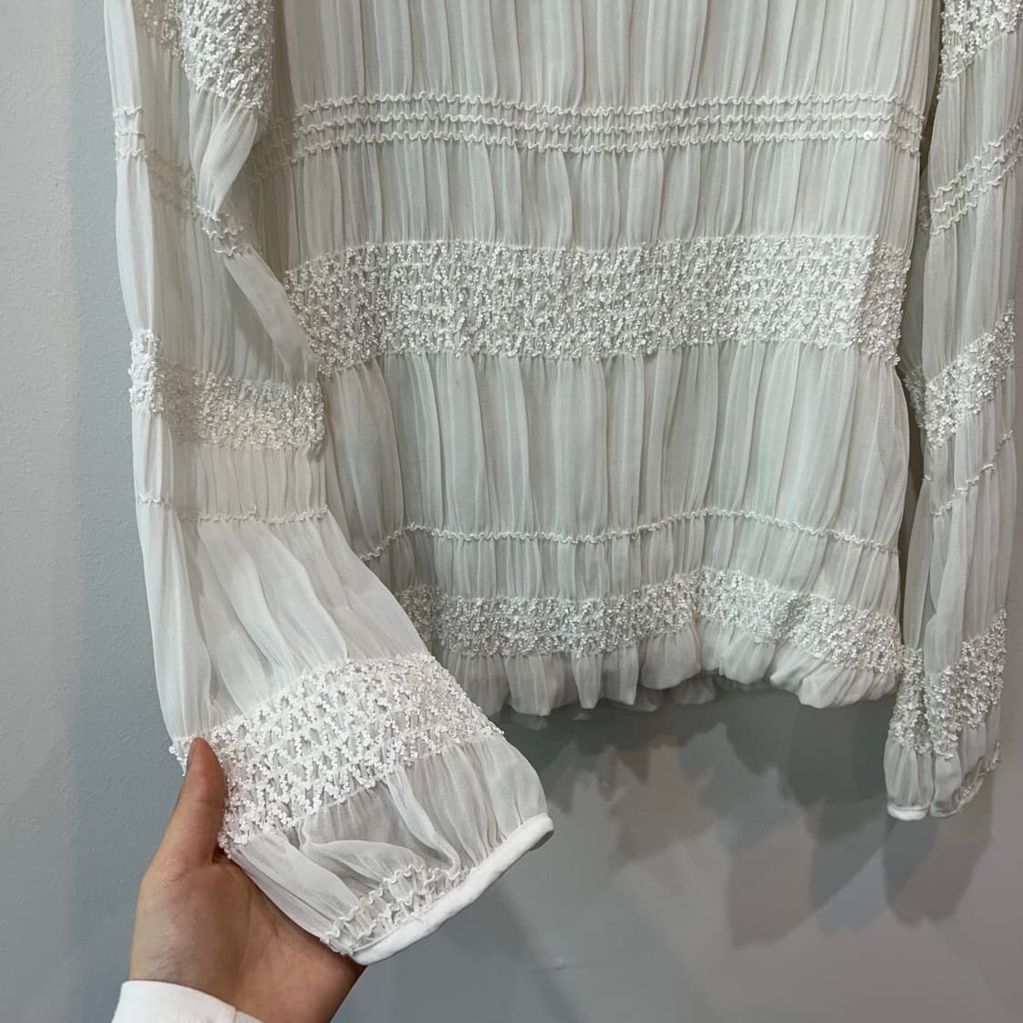 화이트 스팽글 셔링 블라우스 상품이미지5