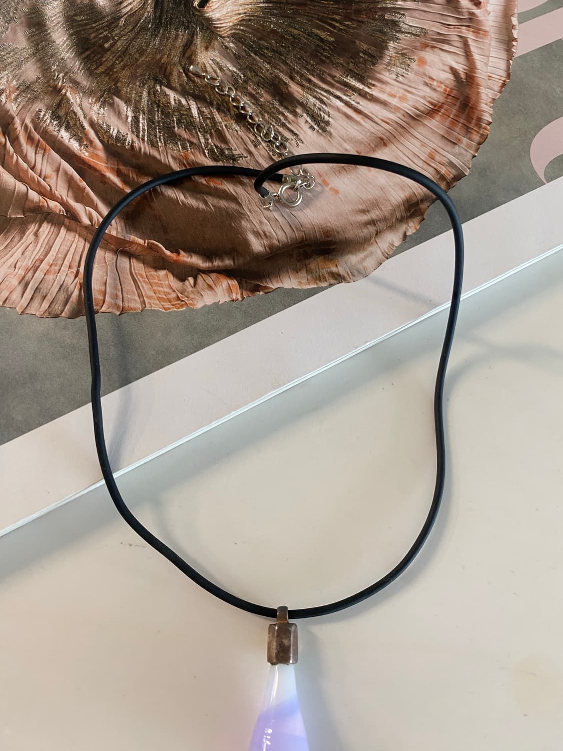 라벤더 빛 비즈 드롭 목걸이 상품이미지5