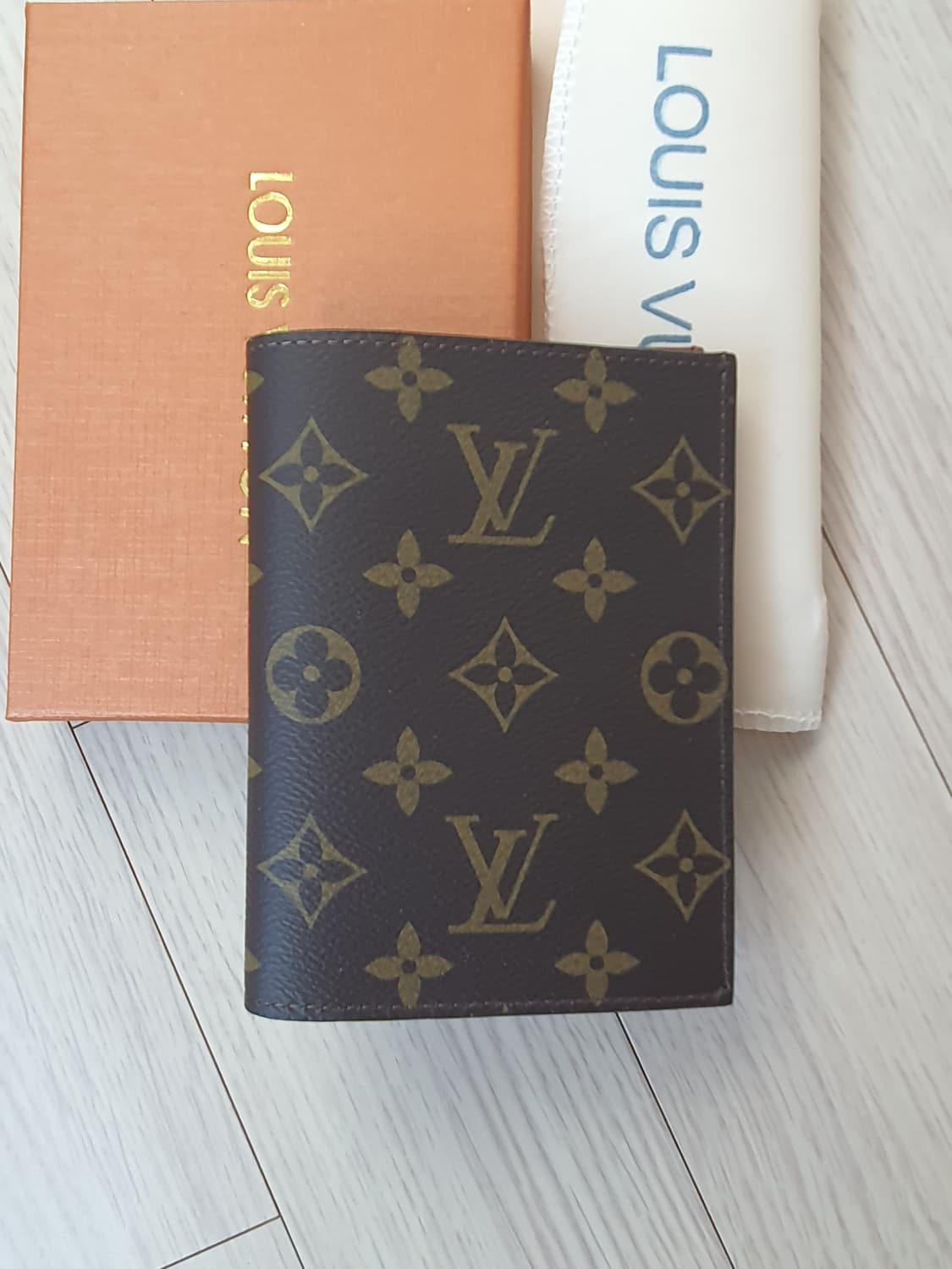 루이비통지갑 루이비통여권지갑 여권케이스 새상품 상품이미지2