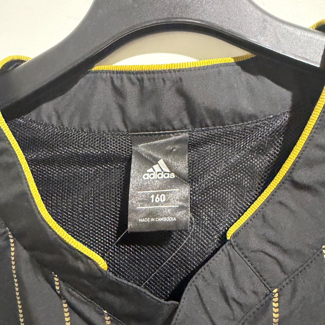 아디다스 스트라이프 풀오버 브이넥 바람막이 상품이미지3