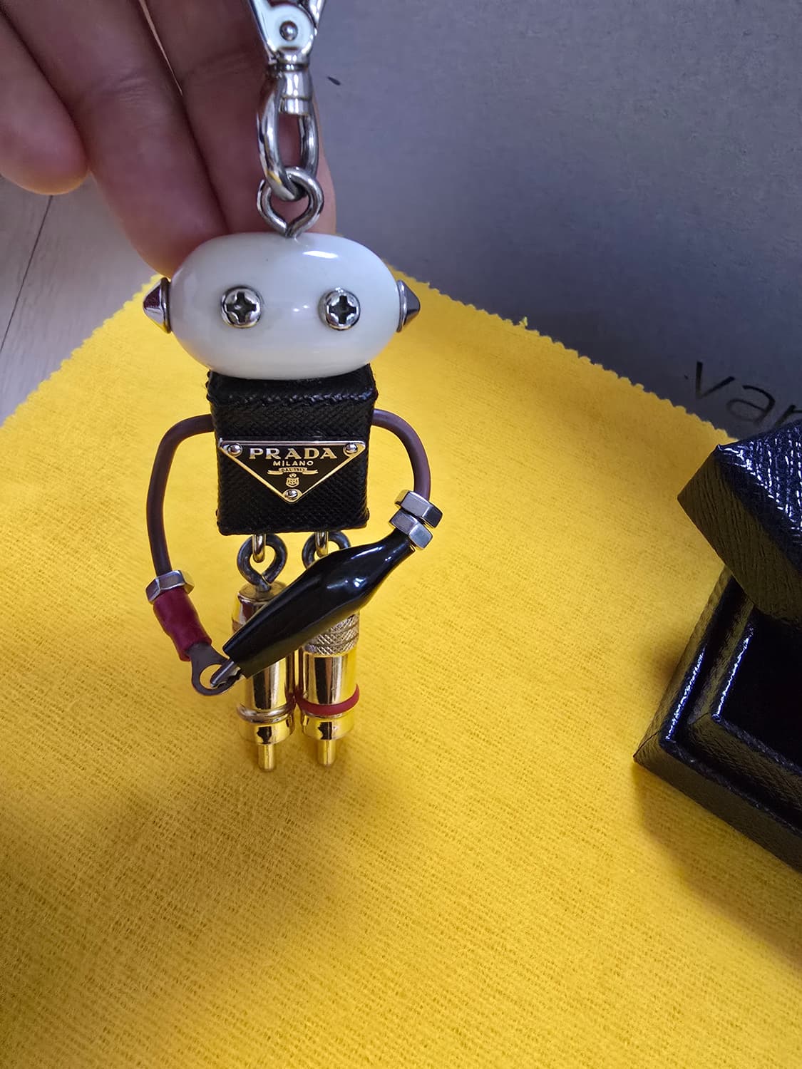 (정품)프라다 에드워드 로봇 키링 상품이미지6