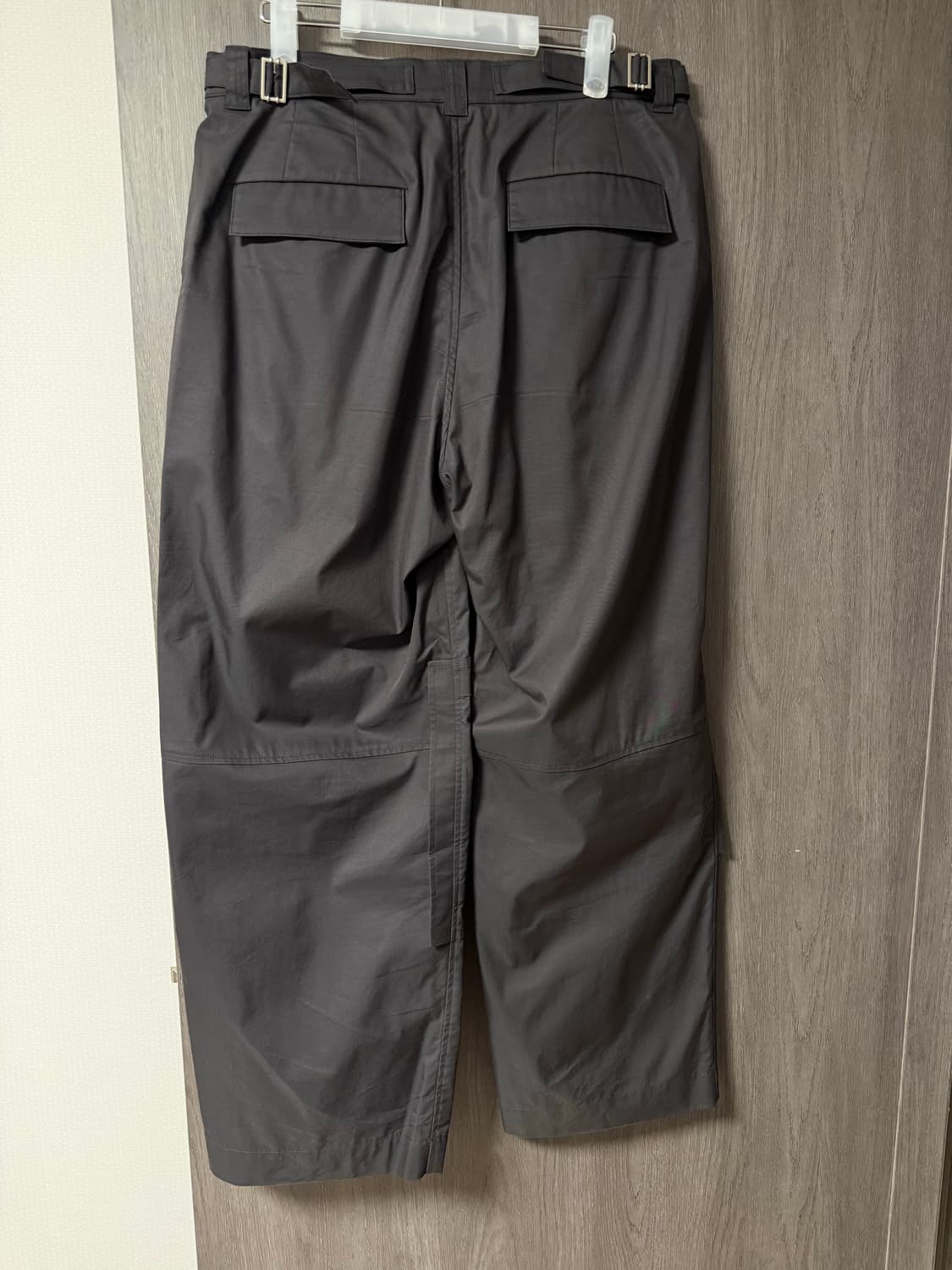 고낙 2패널 파라슈트 팬츠 차콜 브라운  상품이미지3