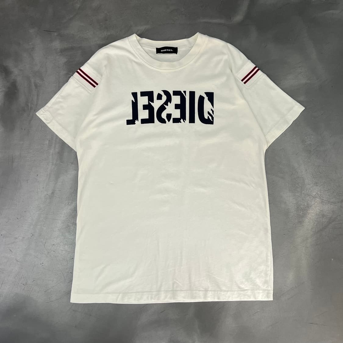  디젤 로고 프린팅 반팔티 y16040 상품이미지1