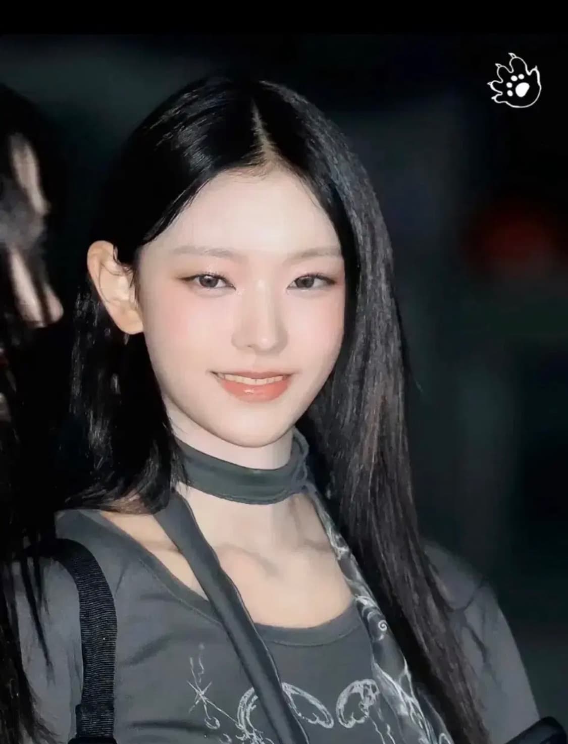실사) 허그유어스킨 하트 오너먼트 스카프탑 차콜 상품이미지1
