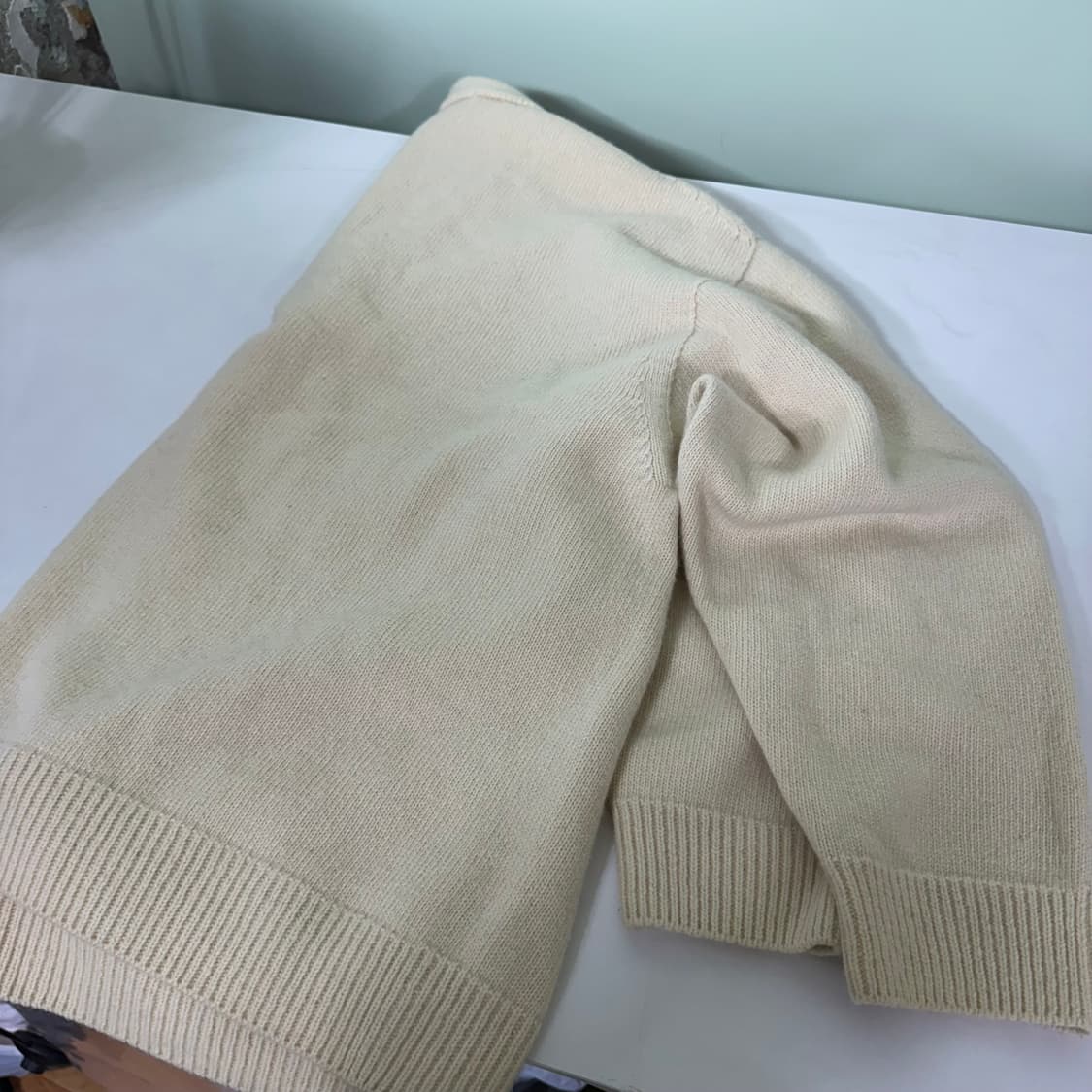 OS GR NOTED 루즈오버핏 아이보리 딥브이넥 캐시미어니트 상품이미지5