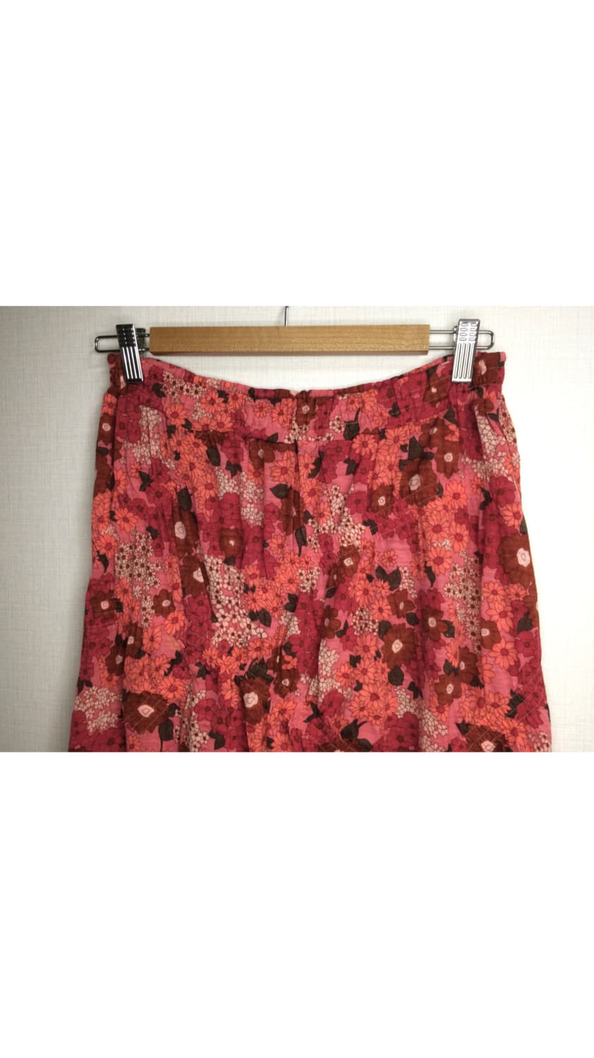 스나오 쿠와하라 플라워 셔링 레드 미디 스커트 상품이미지2