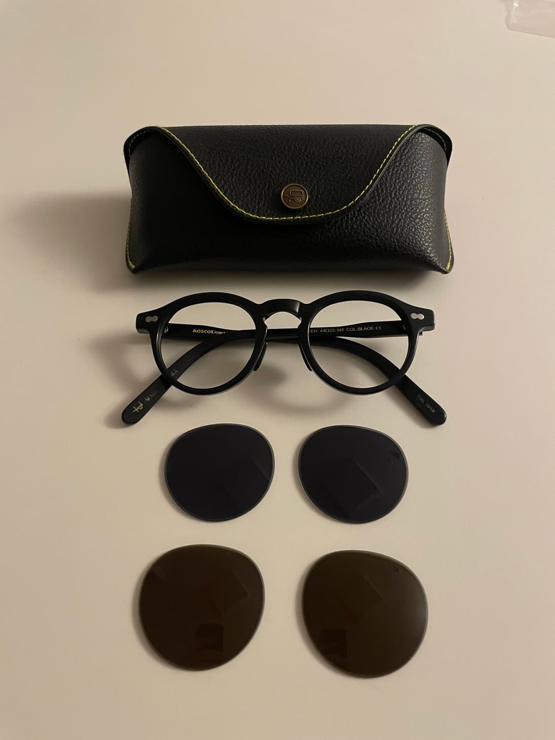모스콧 밀첸 44사이즈 블랙 + 선글라스렌즈 2종 상품이미지1