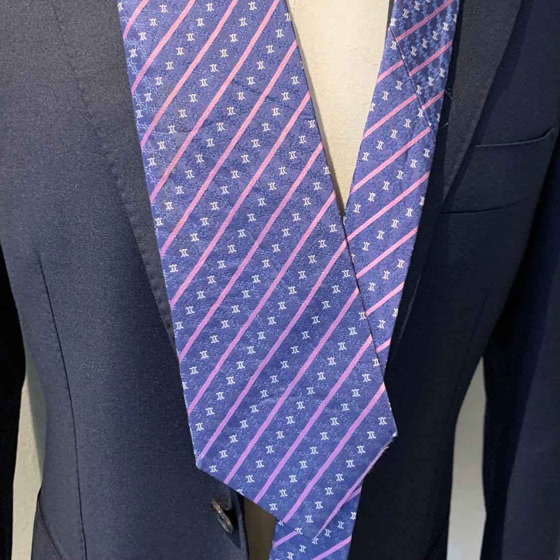 셀린느(CELINE) 명품 모노그램넥타이 100실크 A등급 9.7cm 상품이미지2