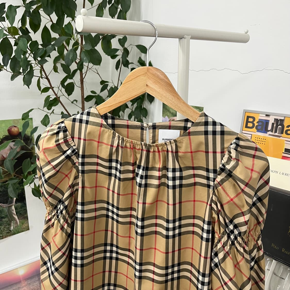 버버리 노바체크 숄더퍼프 블라우스 12y(성인여성가능) 상품이미지2