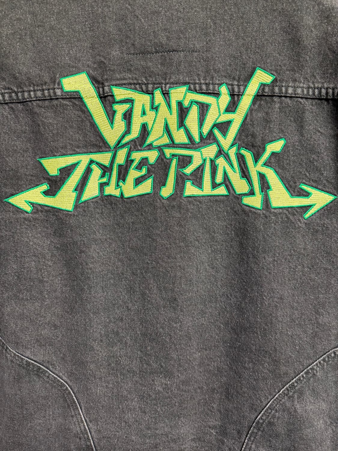 반디더핑크 그래피티 데님 자켓 블랙 상품이미지6