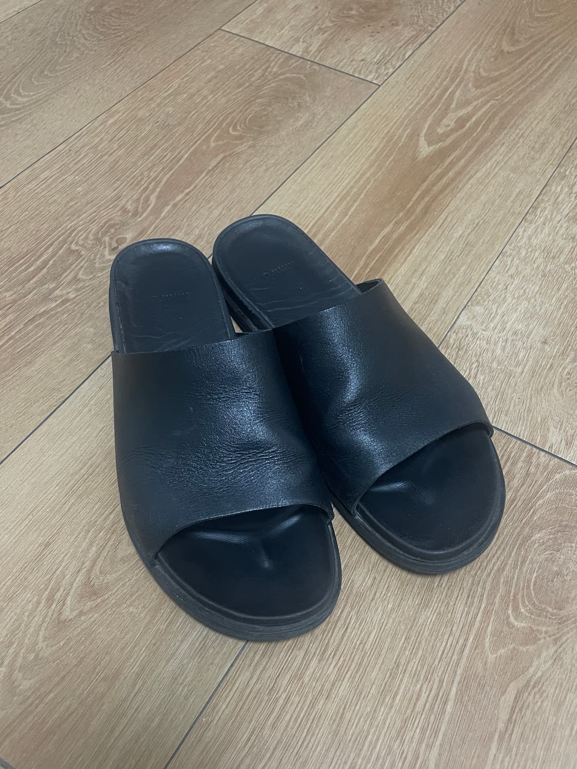 메모러블 가죽 슬리퍼 270 상품이미지1