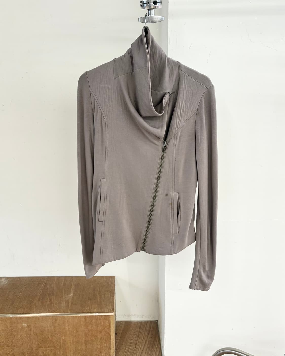 헬무트랭 그레이 빌러스 비대칭 니트 집업 상품이미지1