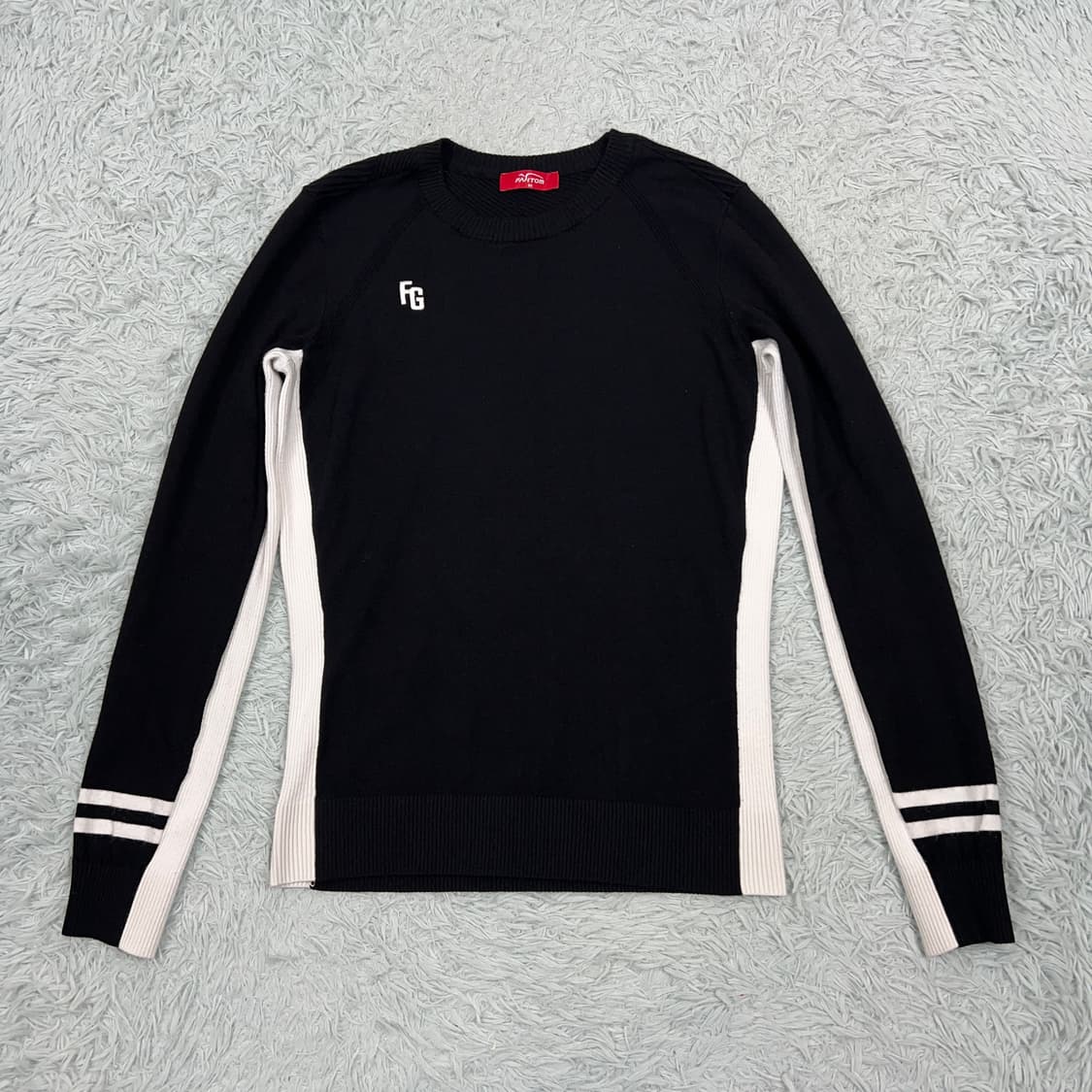 팬텀 여성 블랙&화이트 배색 니트 95 상품이미지1