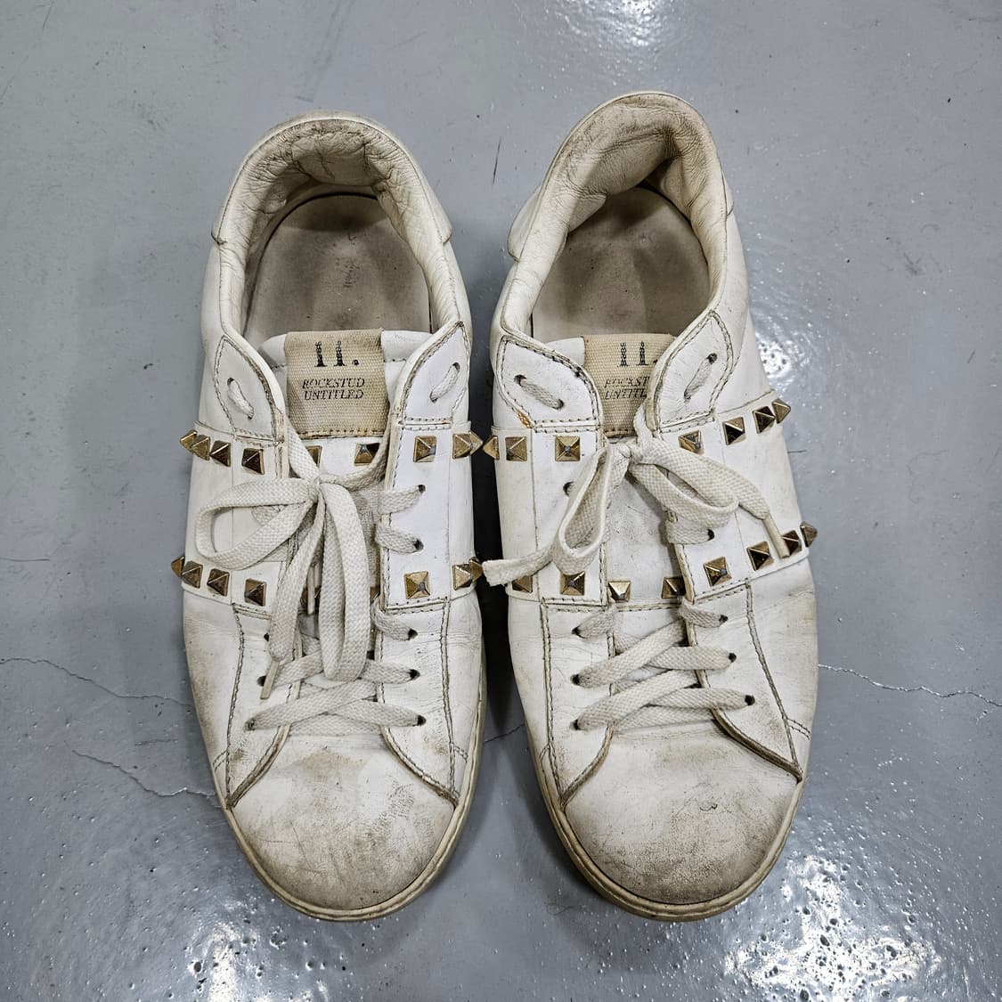 40 발렌티노 락스터드 스니커즈 0316Y 상품이미지3