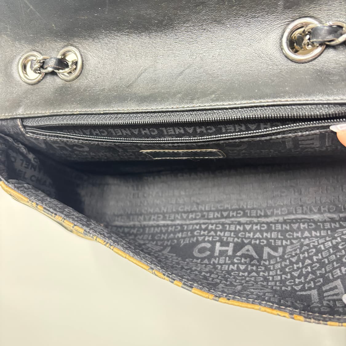 샤넬 레어 일러스트 플랩백 상품이미지9