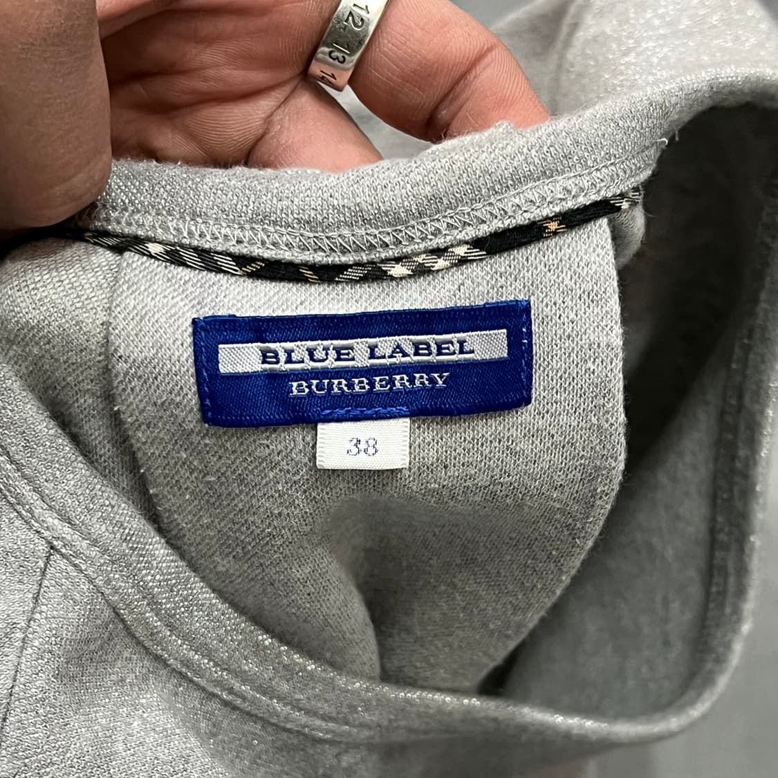  버버리 블루라벨 글로시 리본 롱슬리브 y15040 상품이미지7