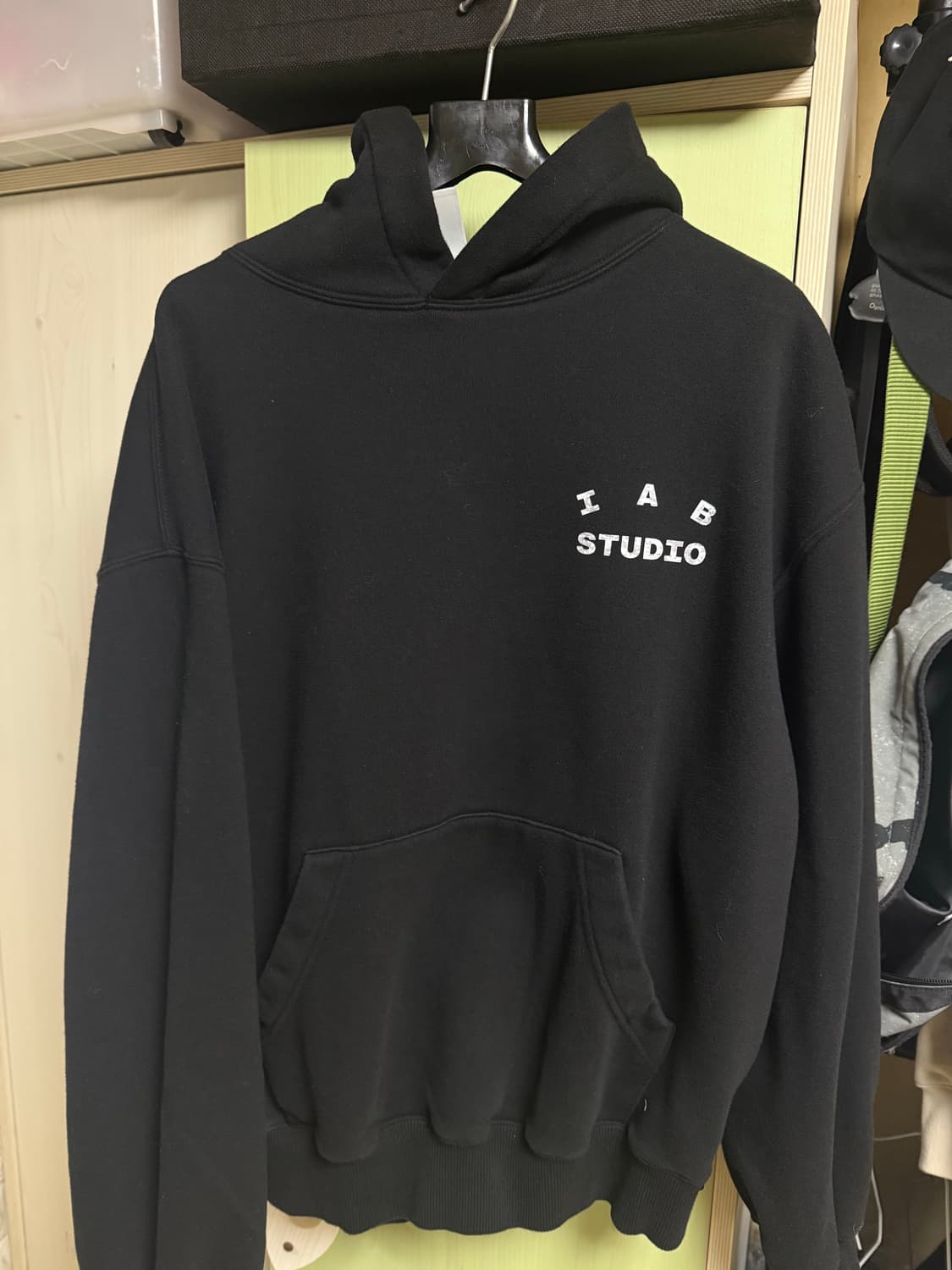 아이앱 스튜디오 아이앱 카모 로고 후드 블랙 L 상품이미지1