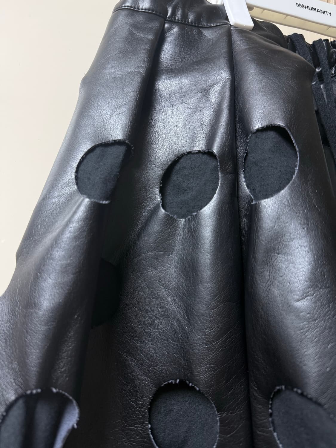 (S) Comme des Garcons leather dot skirt 상품이미지3