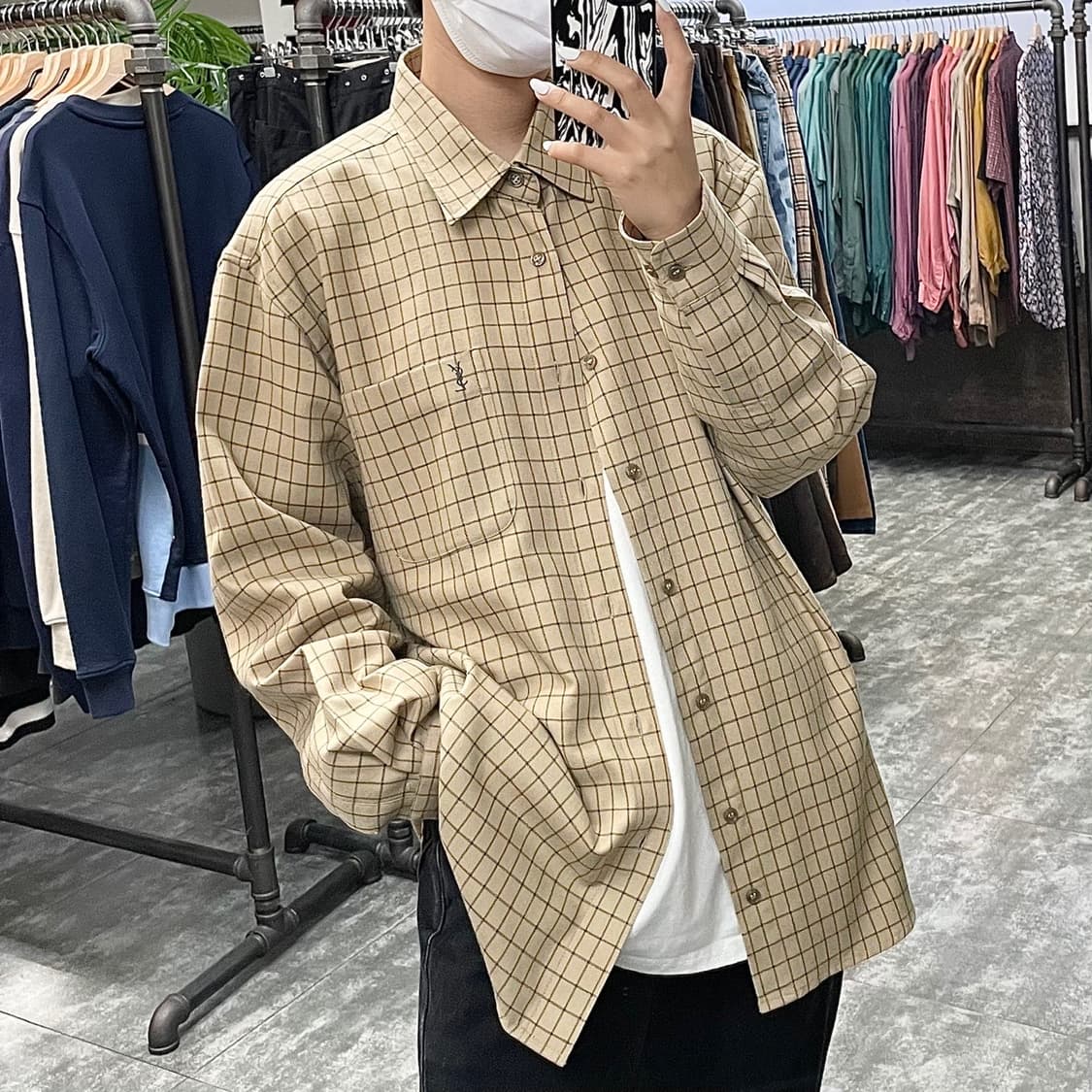 입생로랑 카키베이지 체크 셔츠 상품이미지1
