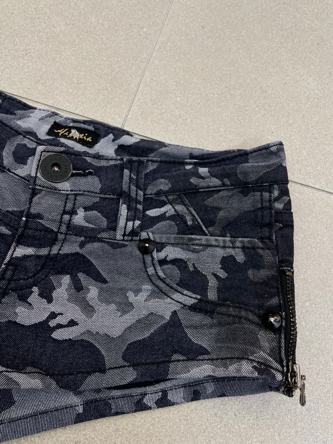 블랙 카모플라쥬 지퍼 숏팬츠 상품이미지3