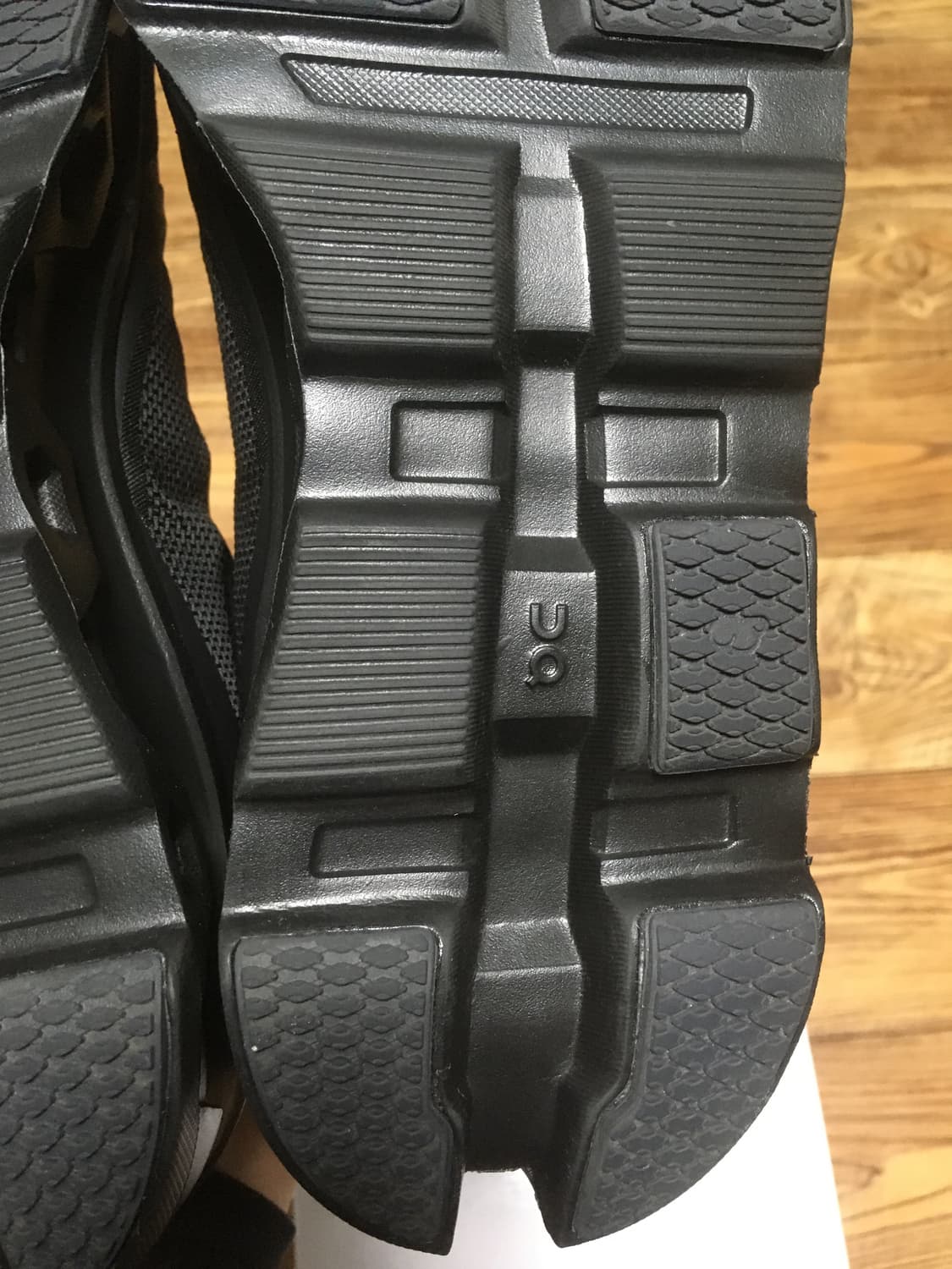 온러닝 파프 클라우드몬스터2 블랙 판매합니다  상품이미지10