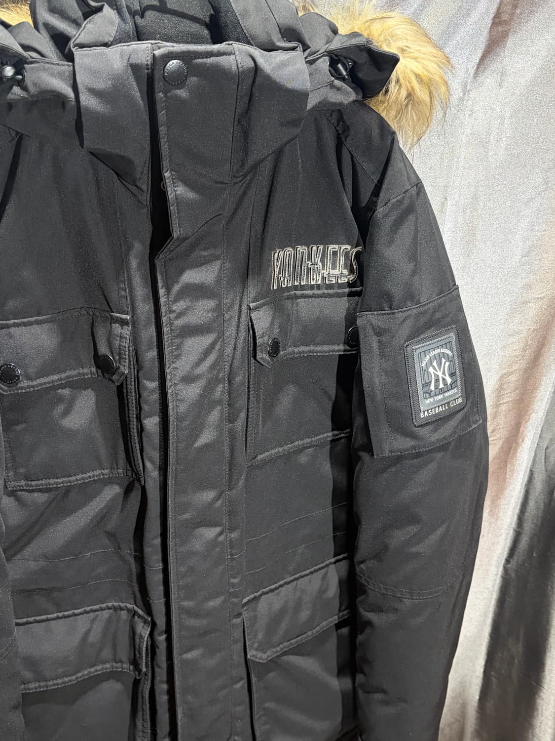 L MLB 엠엘비 뉴욕양키스 5포켓 라쿤 미들패딩 상품이미지4