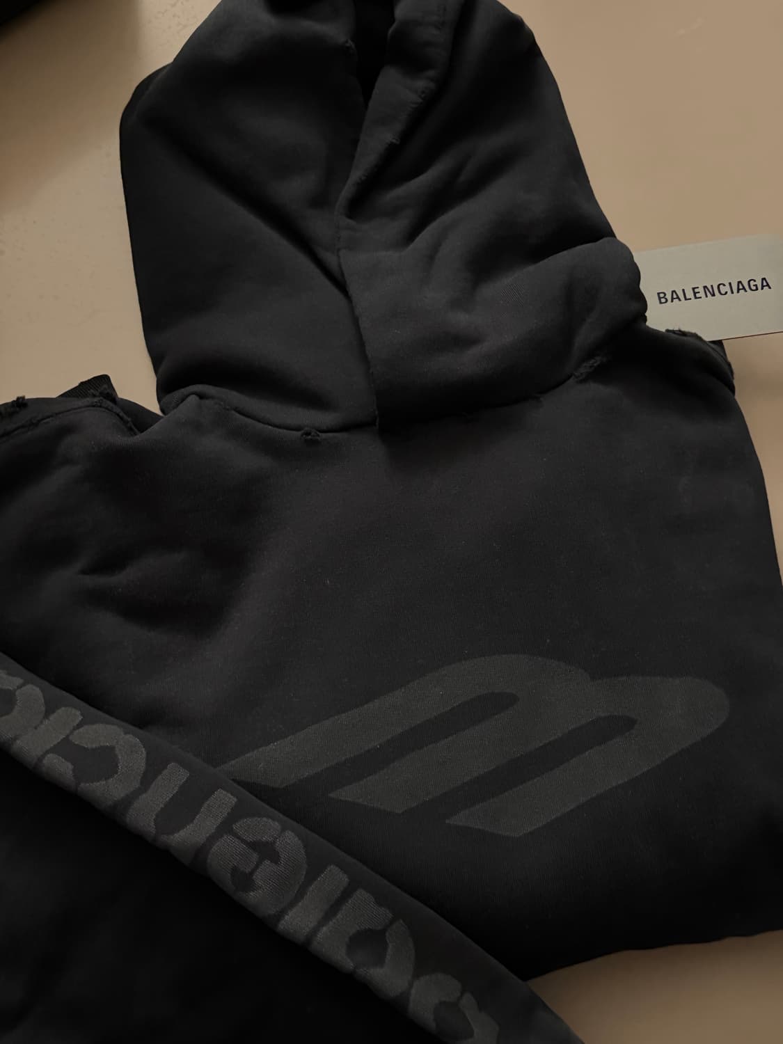 발렌시아가 3B 스텐실 후드 미디움 핏 블랙 상품이미지1
