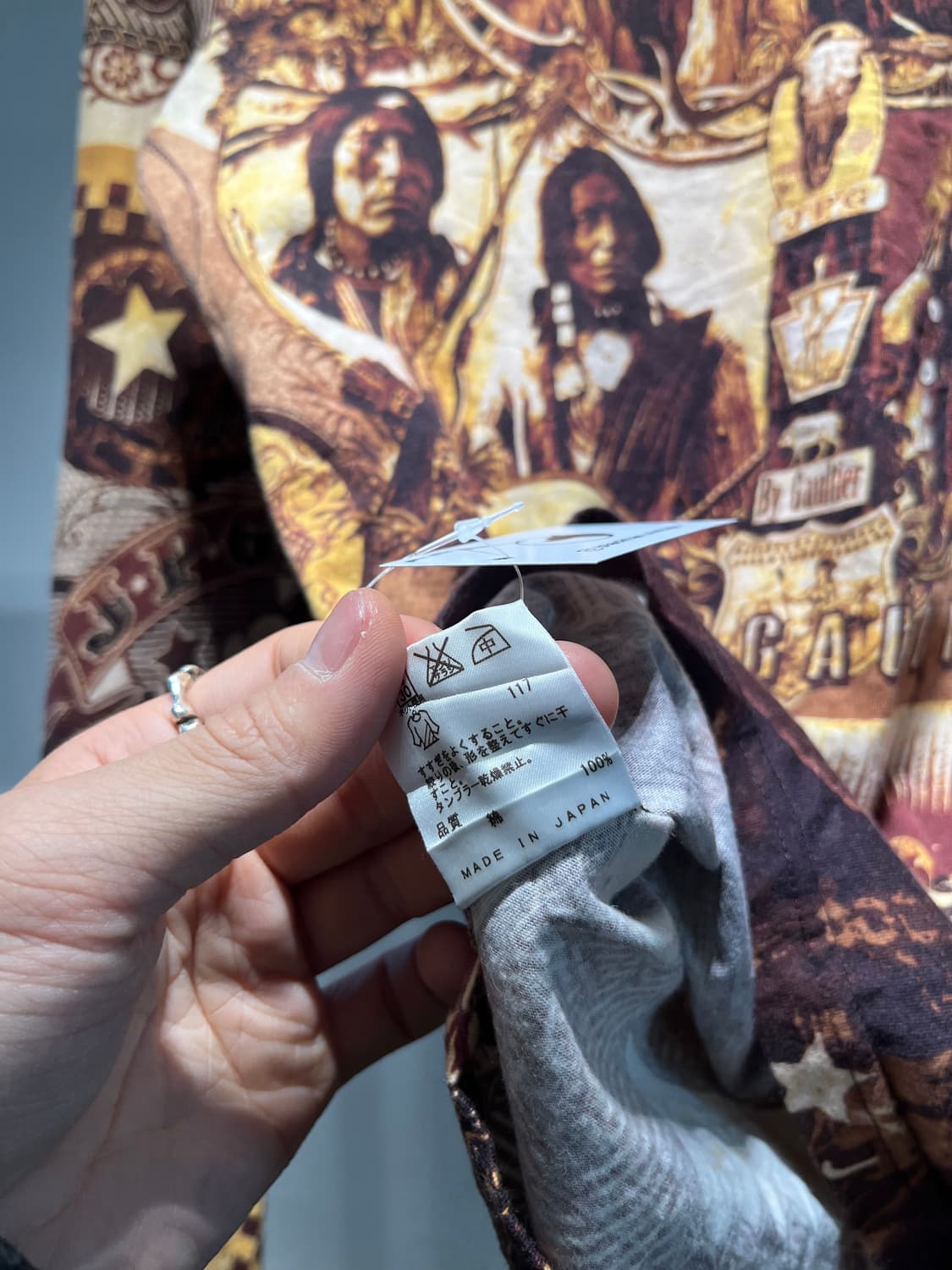 장폴고티에 90s 아메리칸인디언 풀 프린팅 롱슬리브 상품이미지8