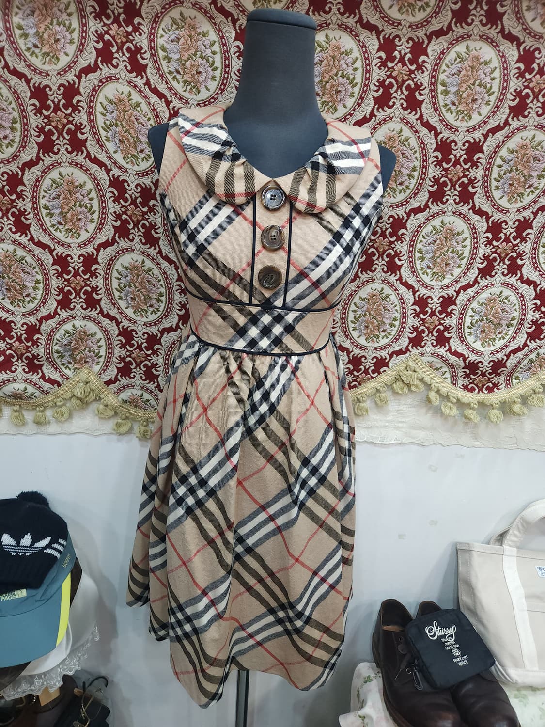버버리 블루라벨 울 노바체크 민소매 원피스
​
 상품이미지1