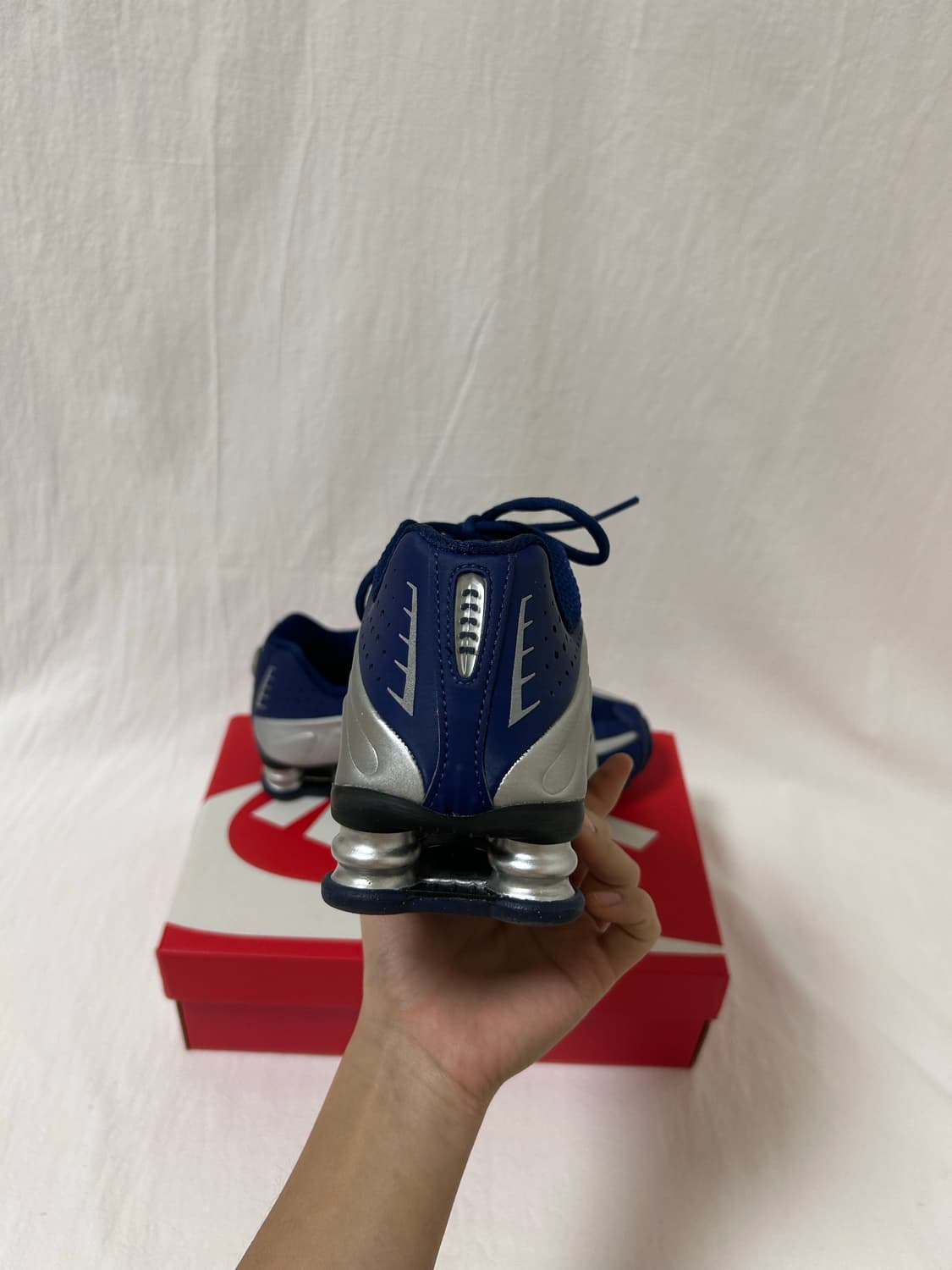 나이키 샥스 R4 네이비/실버 250mm 상품이미지6