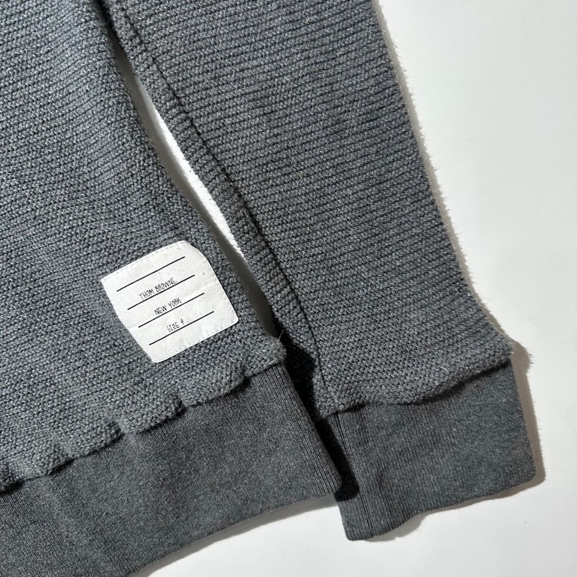 톰브라운 4 바 완장 와플 니트 상품이미지6