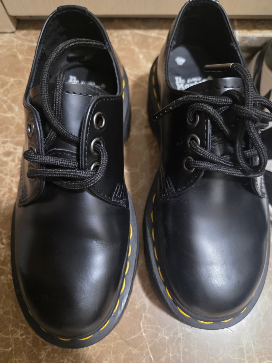 닥터마틴 1461 쿼드 230 상품이미지1