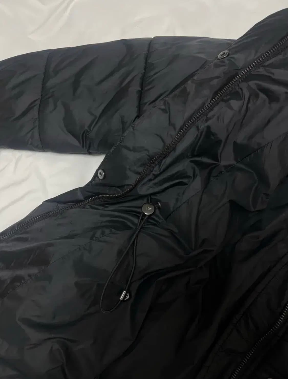 엠포리오 아르마니 정품 블랙 롱패딩 상품이미지5