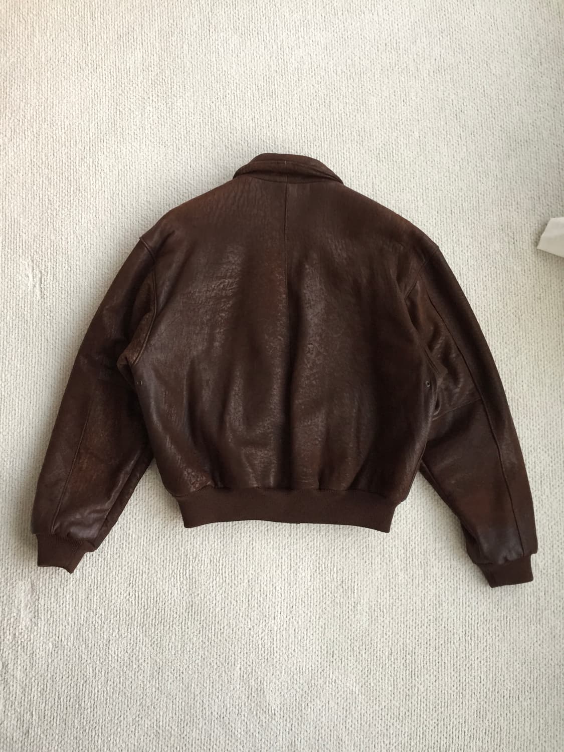 90‘s 골든베어 고트스킨 a-2 레더자켓 상품이미지3