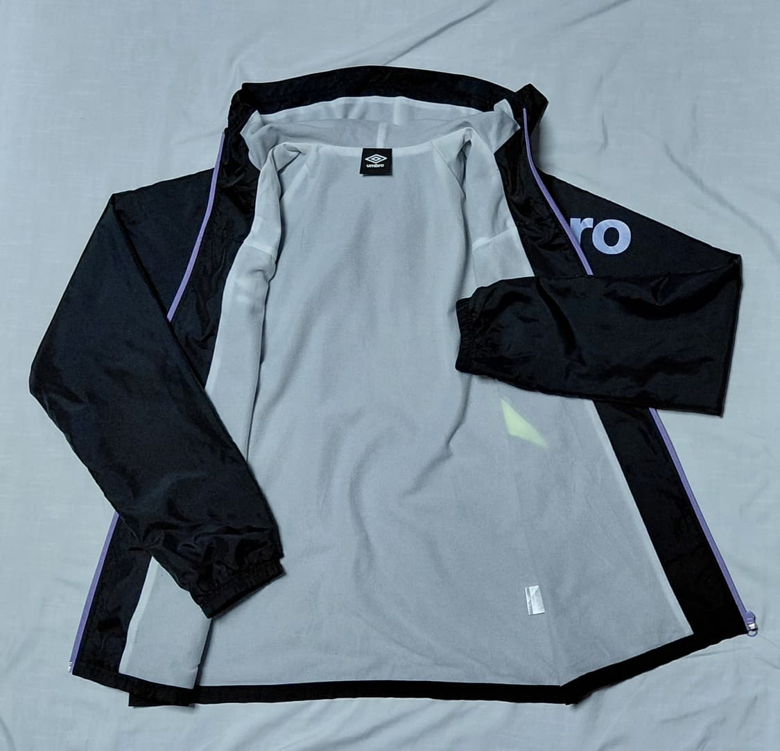 [L] 엄브로 x 데상트 올드스쿨 네온 컬러 블록 바람막이 상품이미지4